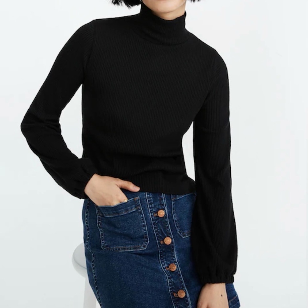Madewell Heathered Bubble-Sleeve Swing
Turtleneck Black